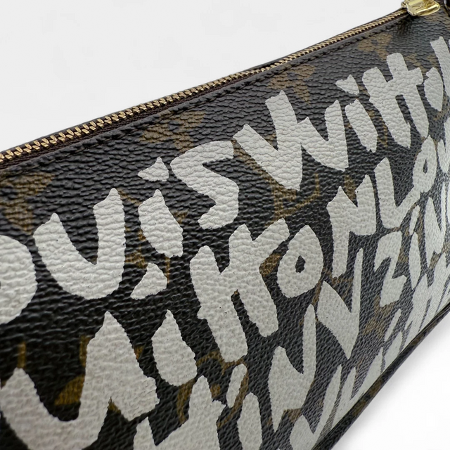 Pochette Accessoires Graffiti