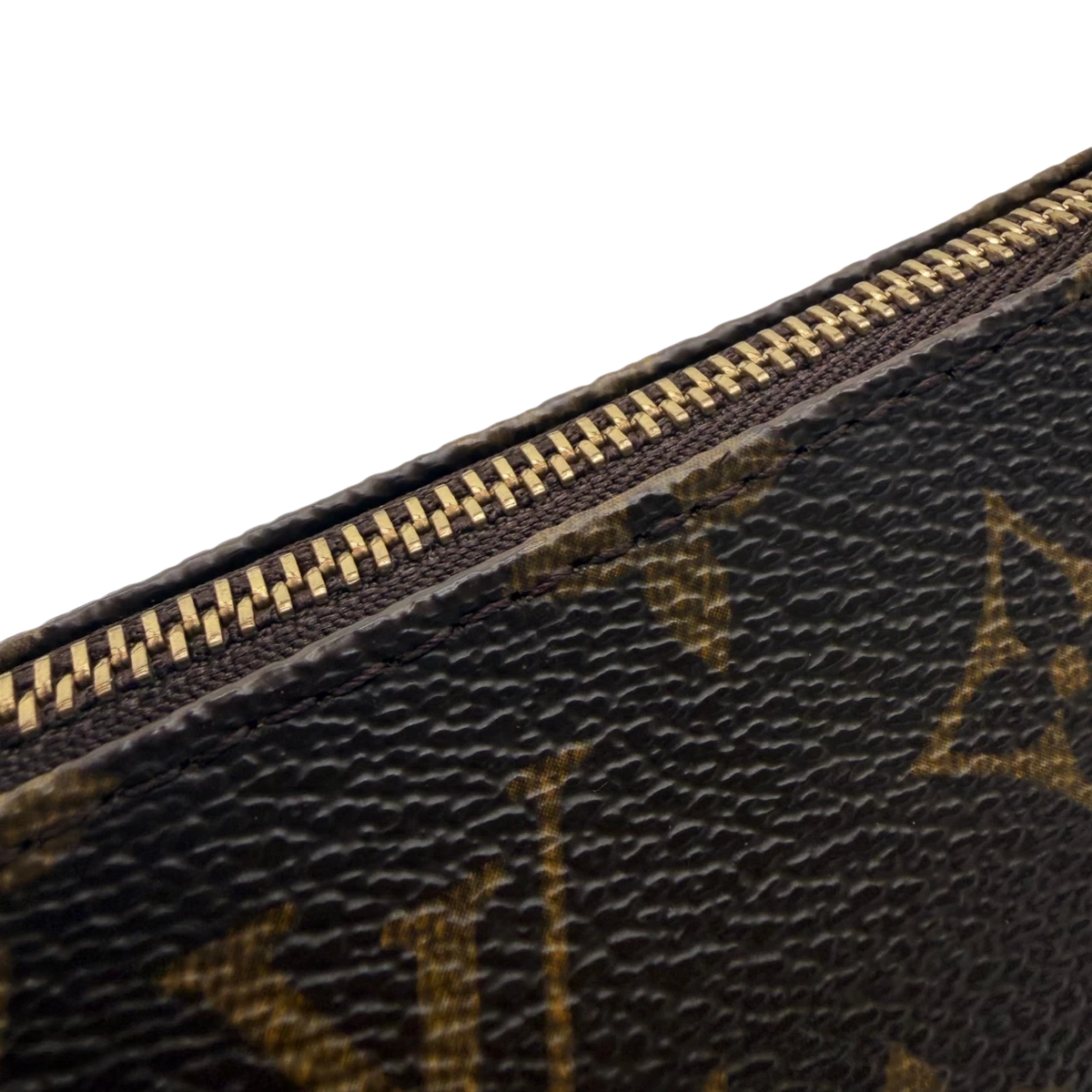 Louis Vuitton Pochette Accessoires monogram braun – Beschläge im Detail