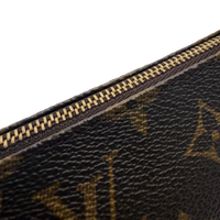 Louis Vuitton Pochette Accessoires monogram braun – Beschläge im Detail