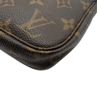Louis Vuitton Pochette Accessoires monogram braun – Ecken im Detail