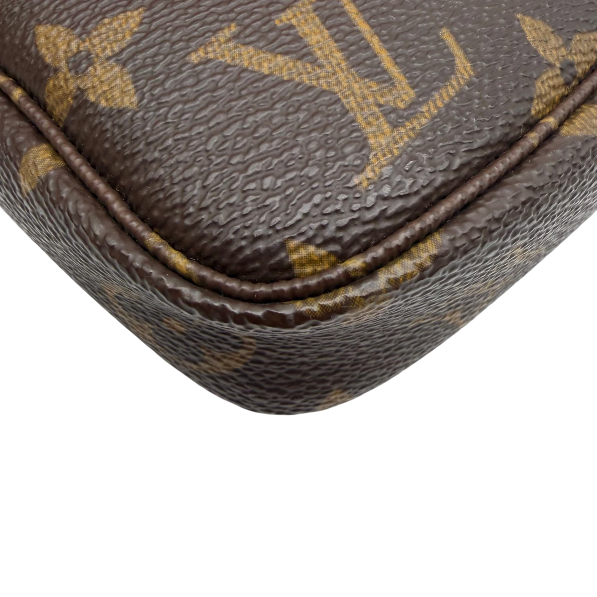 Louis Vuitton Pochette Accessoires monogram braun – Ecken im Detail