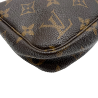 Louis Vuitton Pochette Accessoires monogram braun – Ecken im Detail