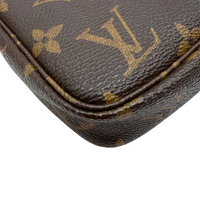 Louis Vuitton Pochette Accessoires monogram braun – Ecken im Detail