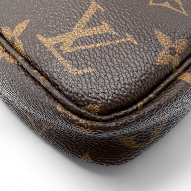 Pochette Accessories