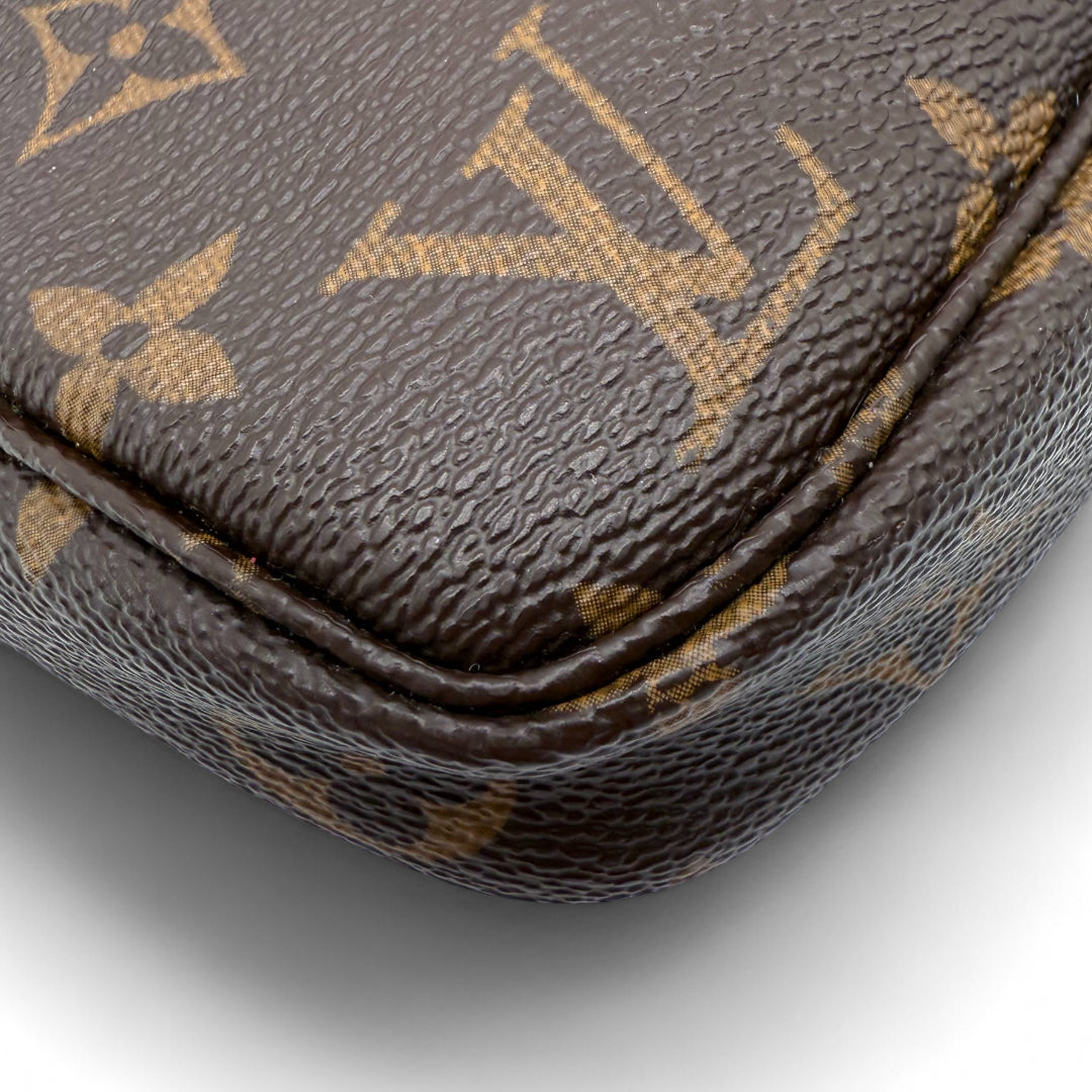 Pochette Accessories