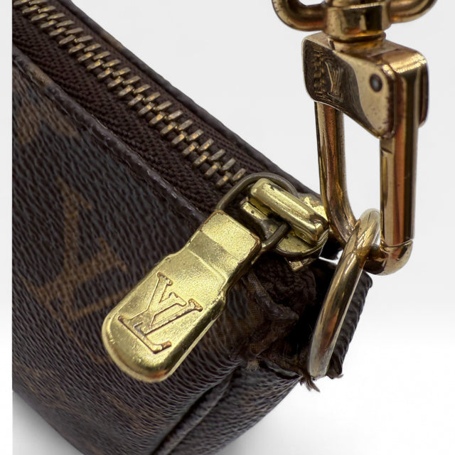 Pochette Accessories