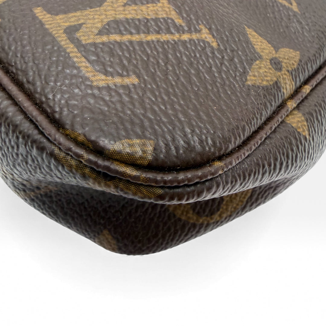 Pochette Accessories