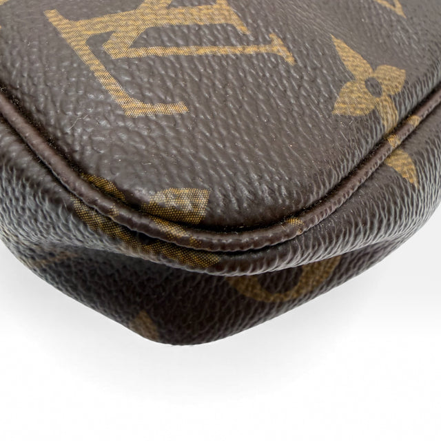 Pochette Accessories