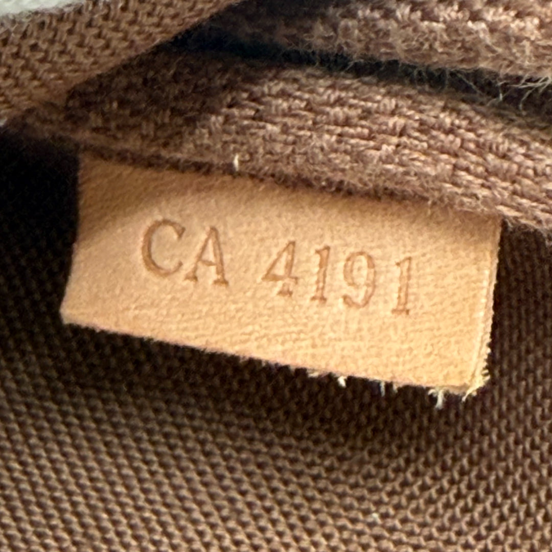 Pochette Accessories