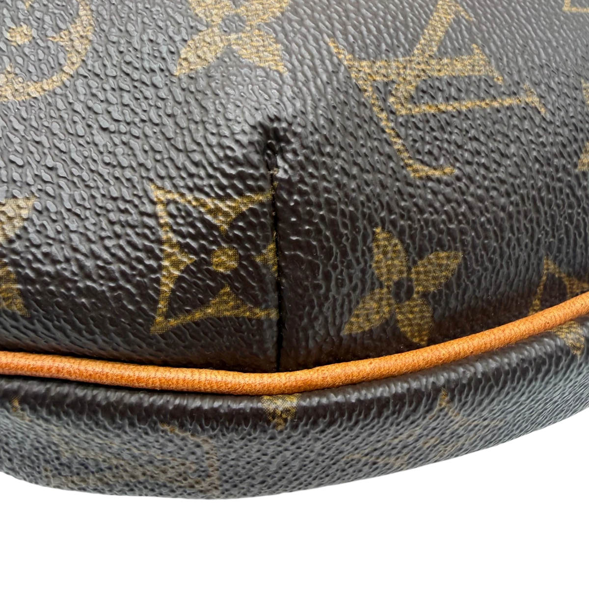 Louis Vuitton Schultertasche Croissant MM monogram braun – Ecken im Detail