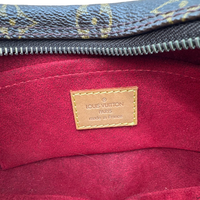 Louis Vuitton Schultertasche Croissant PM