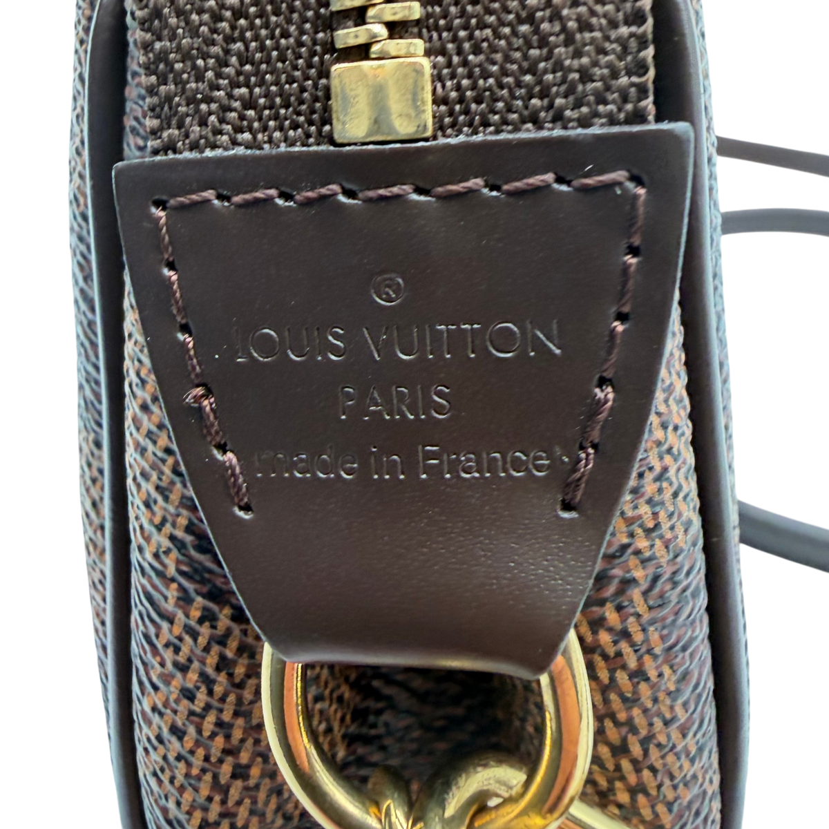 Louis Vuitton Schultertasche Eva Damier Ebene braun – Prägung im Detail