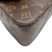 Louis Vuitton Schultertasche Mini Looping monogram braun – Ecken im Detail