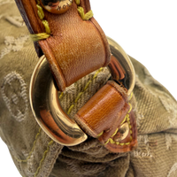 Louis Vuitton Schultertasche Mini Pleaty aus Denim monogram khaki – Beschläge im Detail