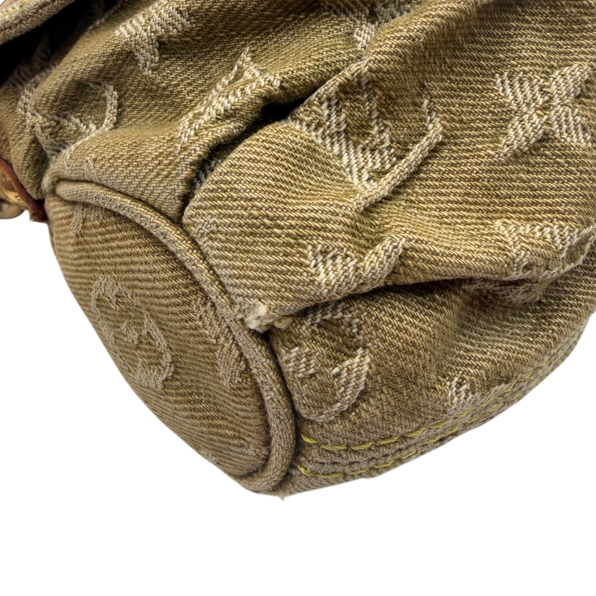 Louis Vuitton Schultertasche Mini Pleaty aus Denim monogram khaki – Ecken im Detail