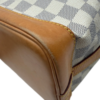 Louis Vuitton Schultertasche Sac Noé BB Damier Azur weiß – Ecken im Detail