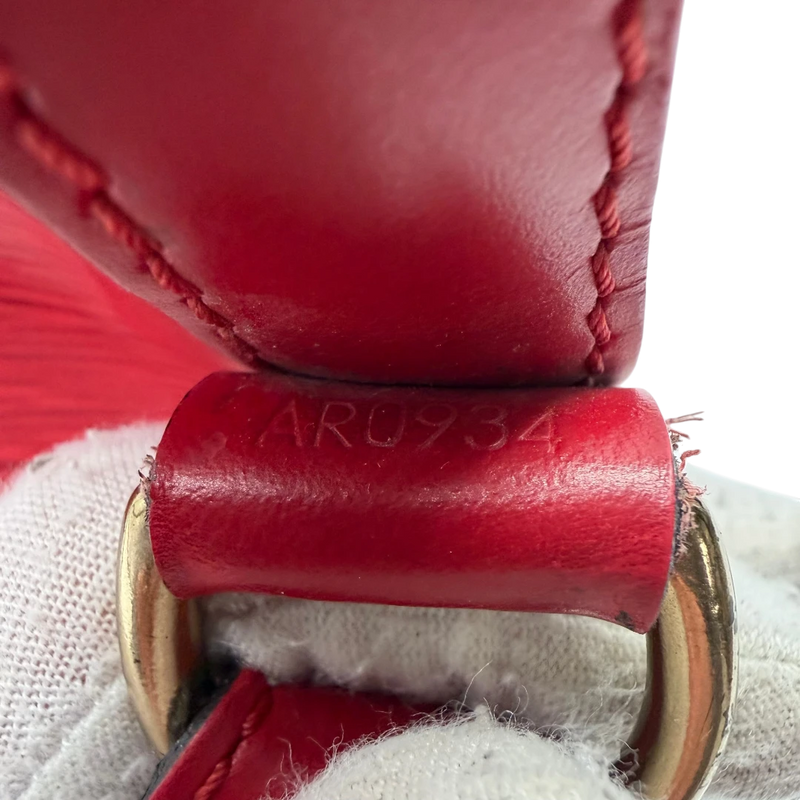 Louis Vuitton Sac Noé petit Epi Shoulder Bag