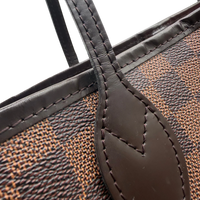 Louis Vuitton Shopper Neverfull MM Damier Ebene mit Clutch braun – Henkel im Detail