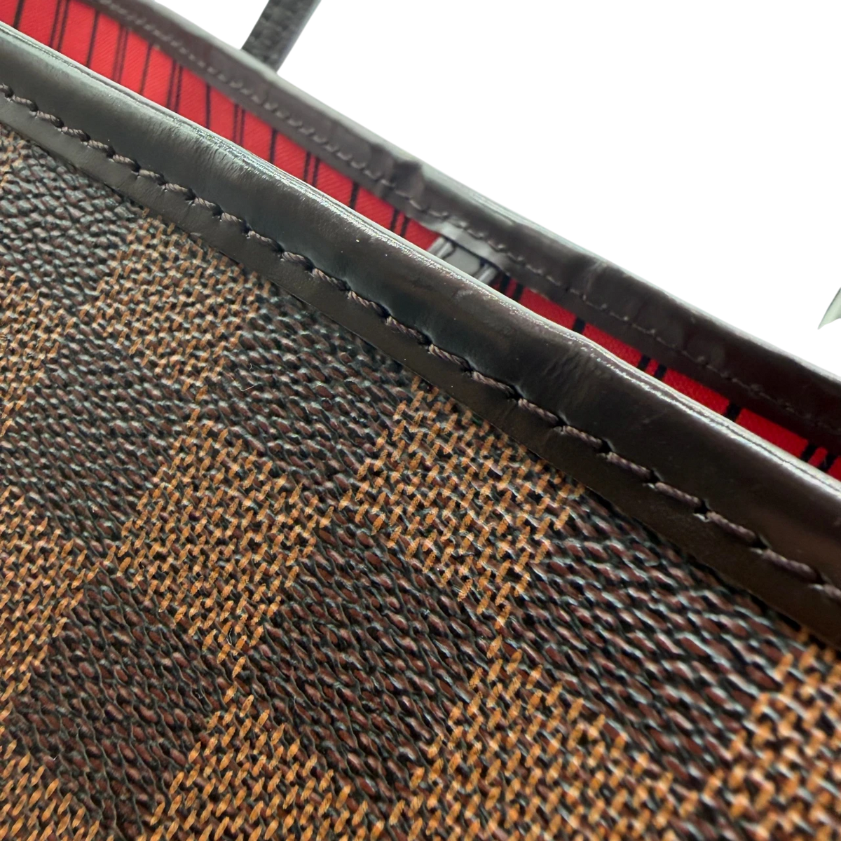 Louis Vuitton Shopper Neverfull MM Damier Ebene mit Clutch braun – Ecken im Detail