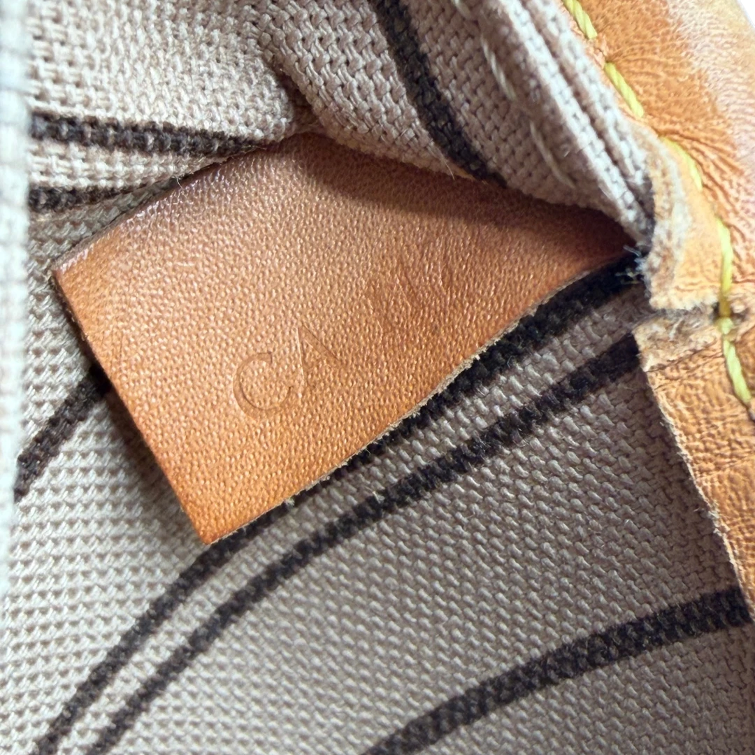 Louis Vuitton Neverfull MM Tote Bag