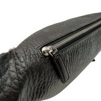 MCM Bauchtasche / Gürteltasche Fursten medium visetos schwarz – Beschläge im Detail