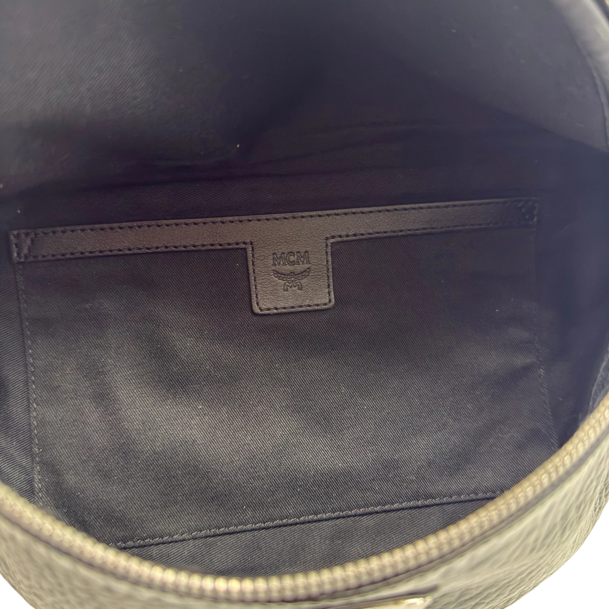 MCM Bauchtasche / Gürteltasche Fursten medium visetos schwarz – Innenansicht