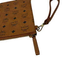 MCM Clutch visetos braun – Beschläge im Detail