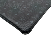 MCM Clutch visetos schwarz – Ecken im Detail