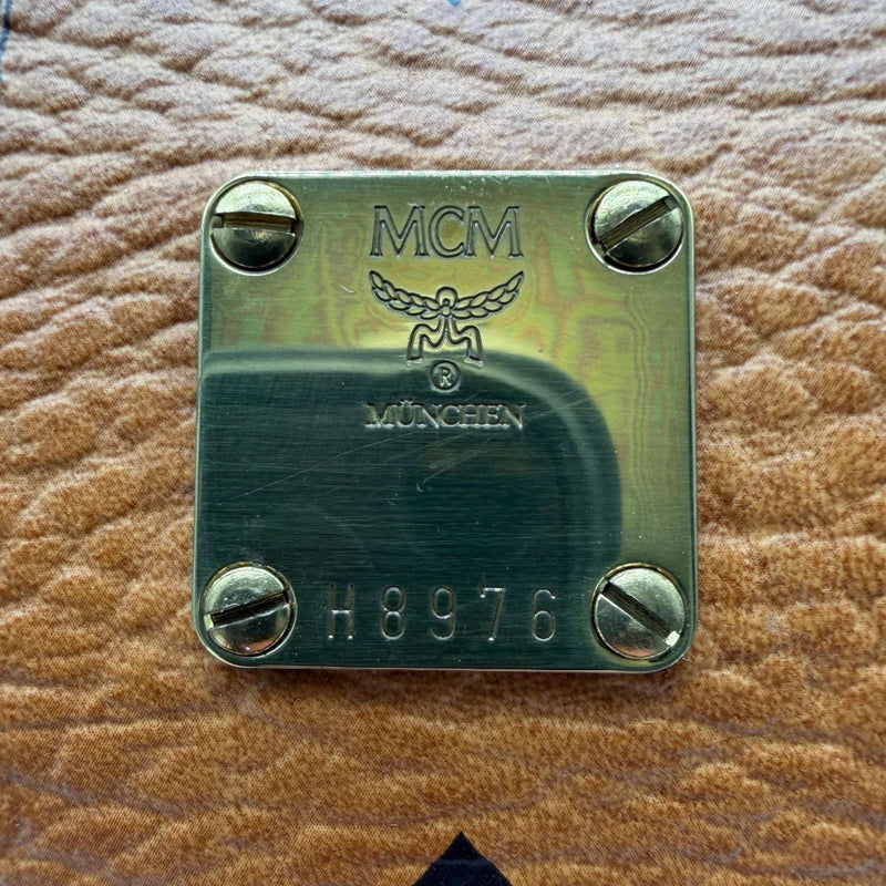 MCM Handtasche Boston mit Umhängegurt visetos braun