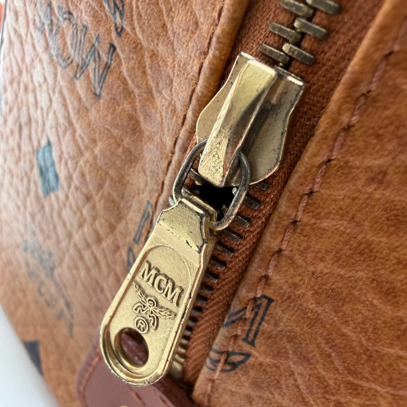 MCM Handtasche Boston mit Umhängegurt visetos braun