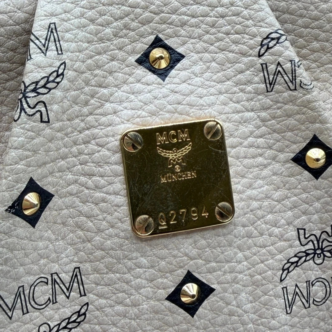 MCM Handtasche mit Nieten