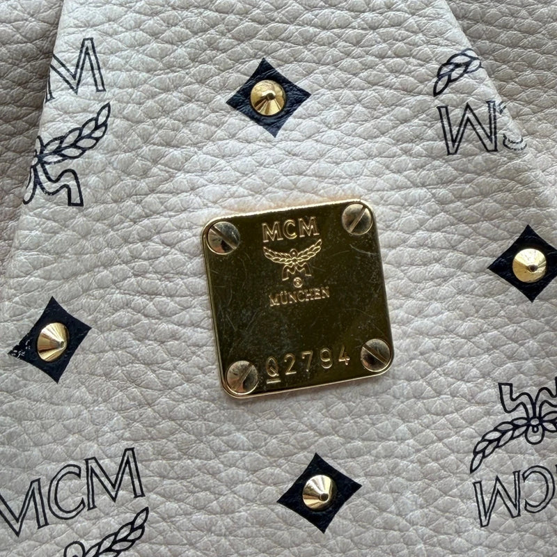 MCM Handtasche mit Nieten
