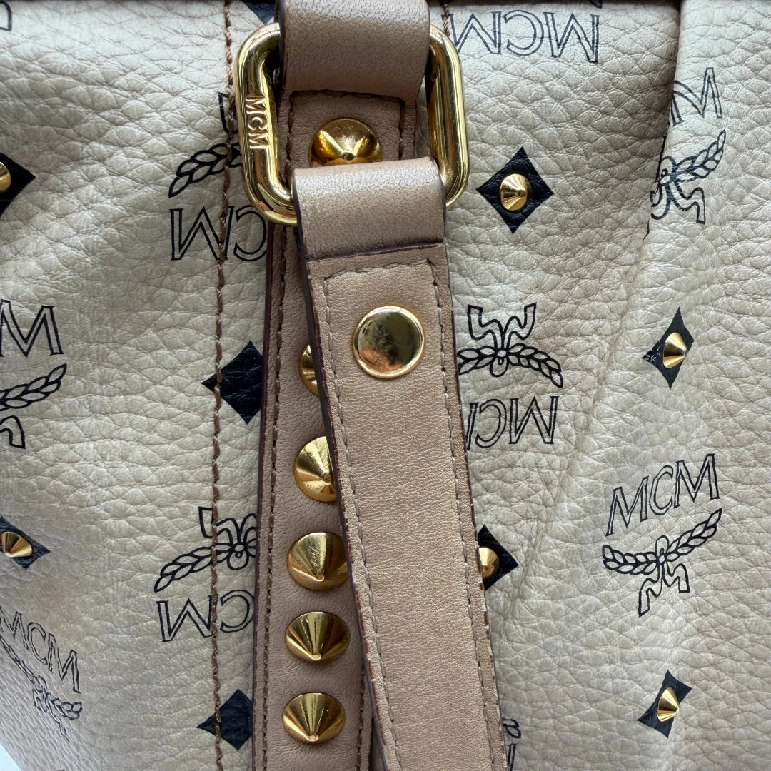 MCM Handtasche mit Nieten