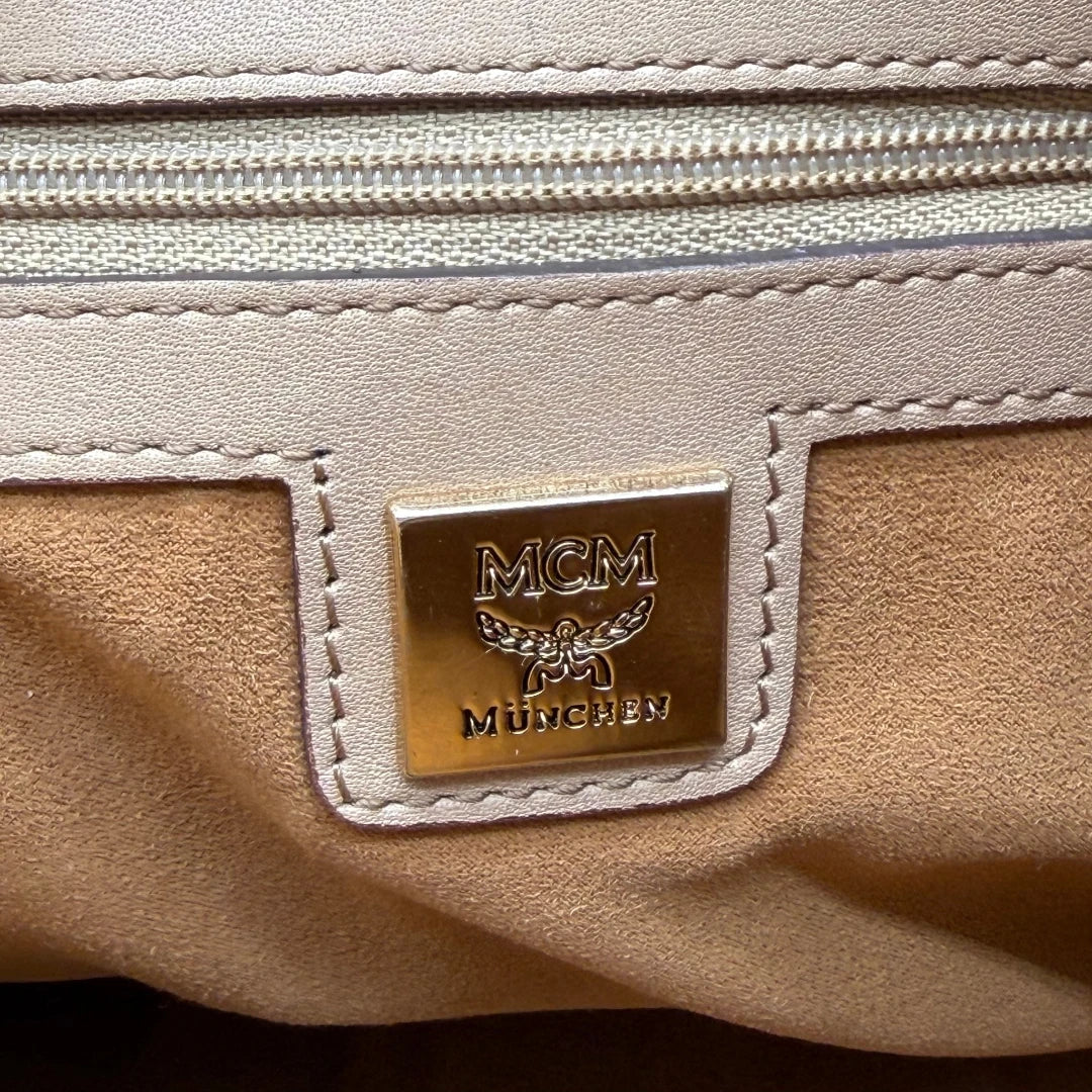 MCM Handtasche mit Nieten