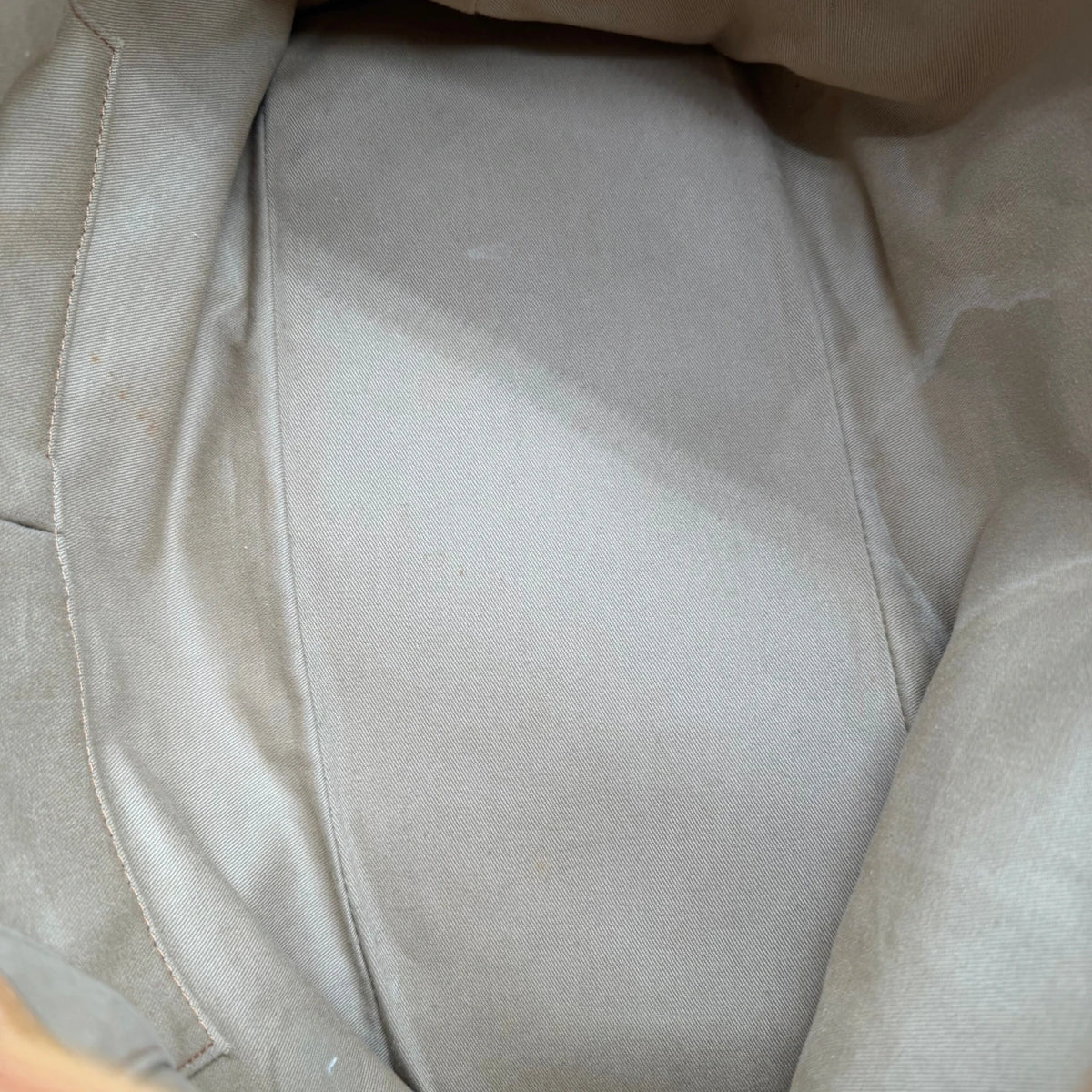 MCM Handtasche mit Umhängegurt visetos braun – Innenansicht