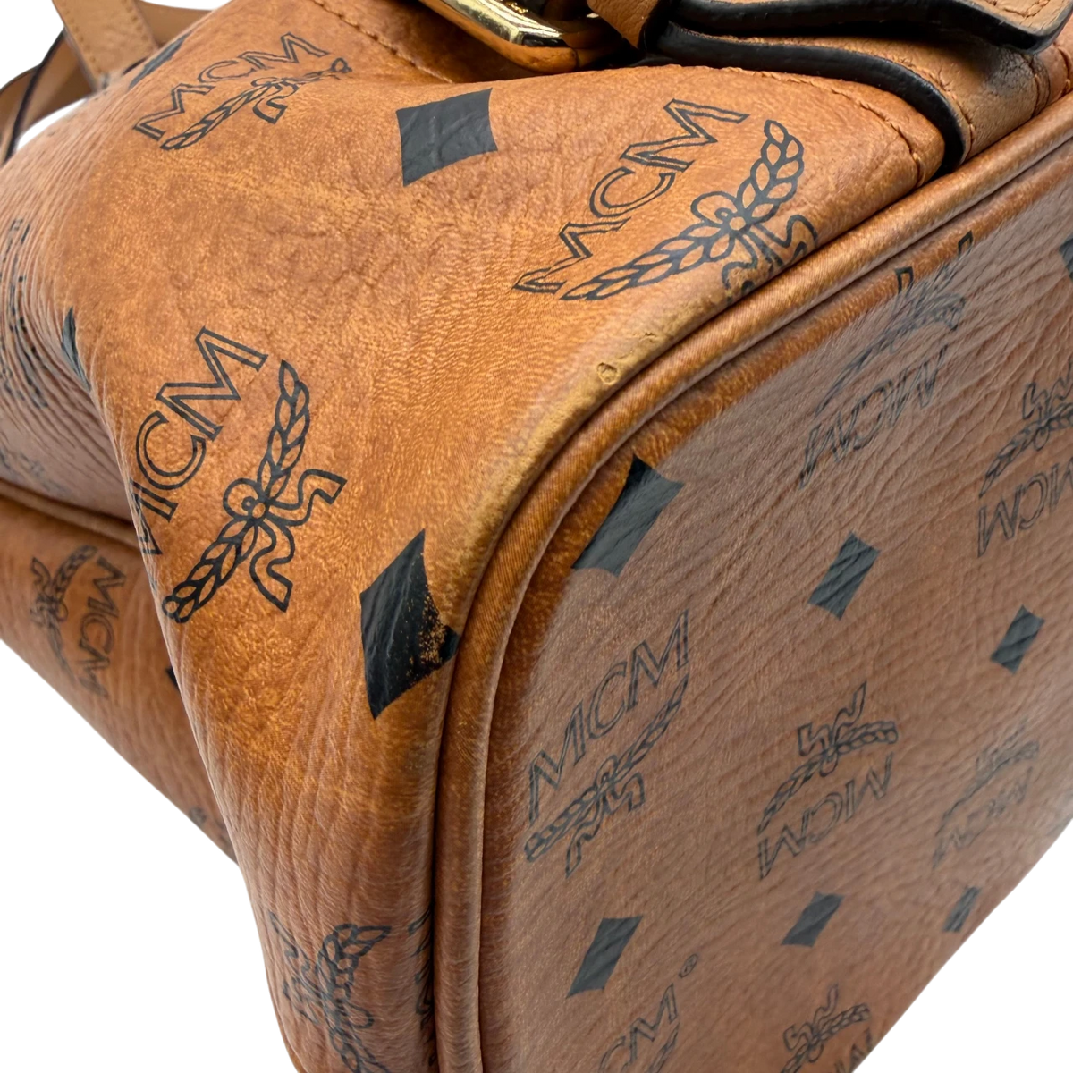 MCM Handtasche mit Umhängegurt visetos braun – Ecken im Detail