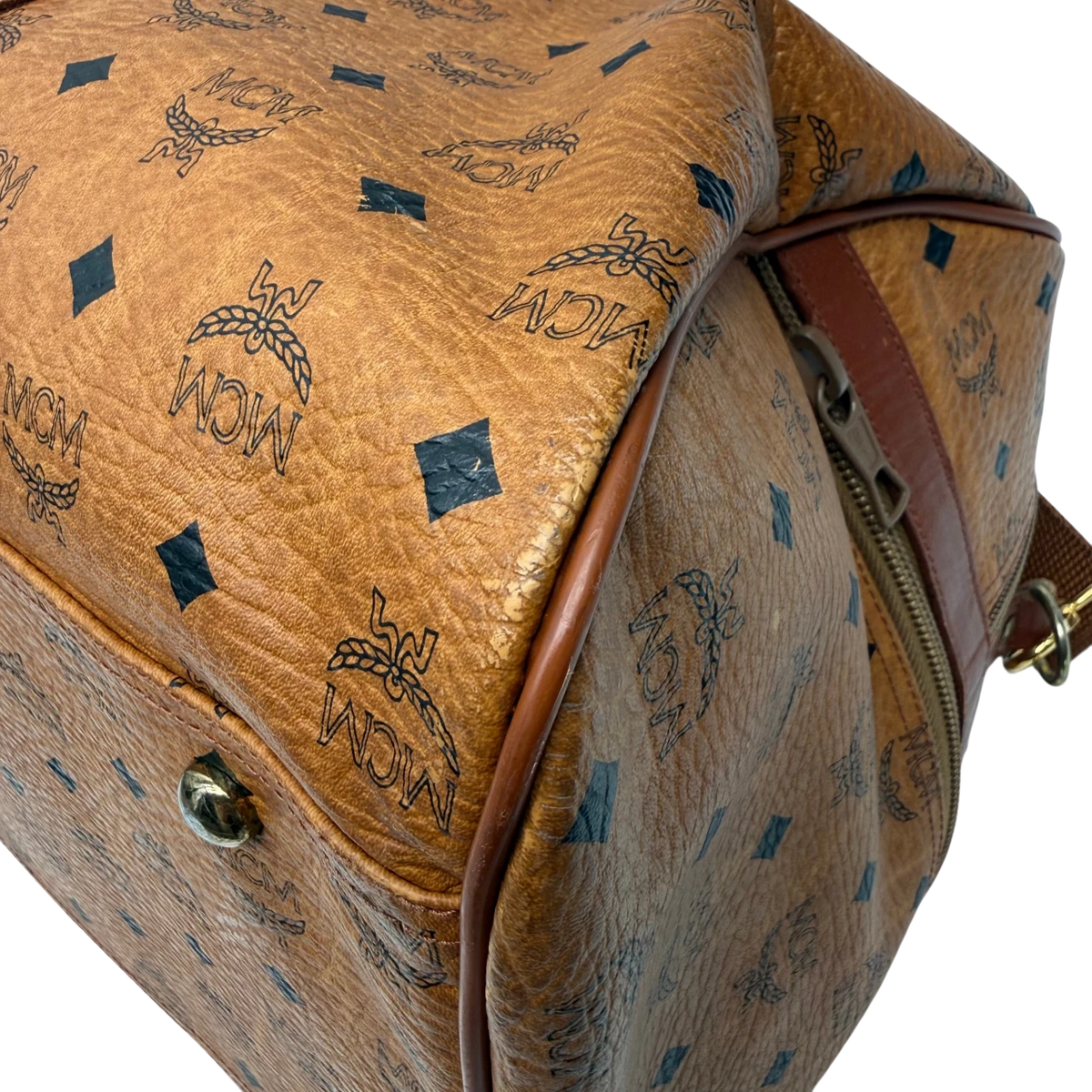 MCM Reisetasche 55 vintage mit Schultergurt visetos braun – Ecken im Detail
