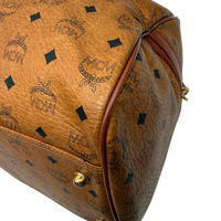 MCM Reisetasche visetos braun – Ecken im Detail