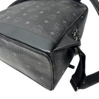 MCM Rucksack Stark medium visetos schwarz – Ecken im Detail