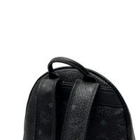 MCM Rucksack Stark medium visetos schwarz – Seitenansicht