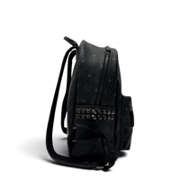 MCM Rucksack Stark medium visetos schwarz – Seitenansicht