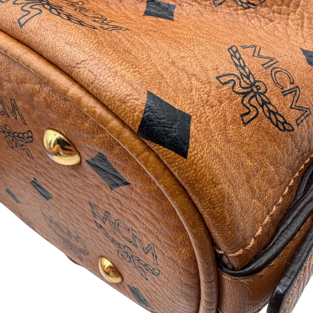 MCM Schultertasche Hobo visetos braun – Ecken im Detail