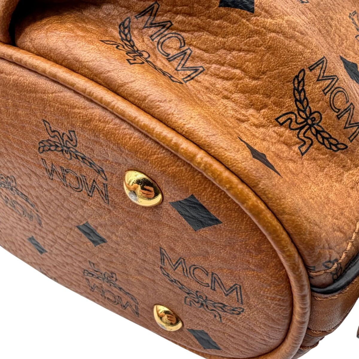 MCM Schultertasche Hobo visetos braun – Ecken im Detail