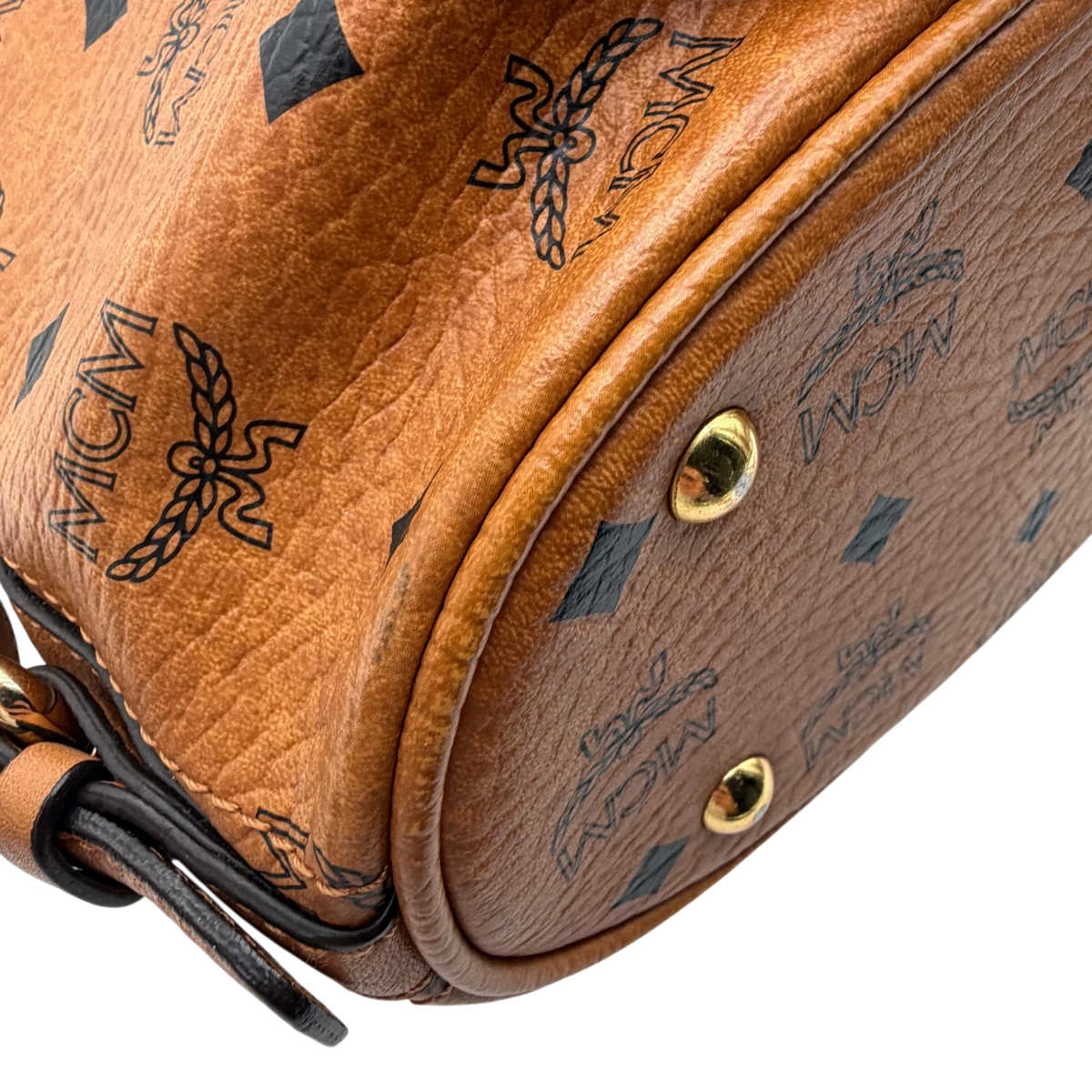 MCM Schultertasche Hobo visetos braun – Ecken im Detail
