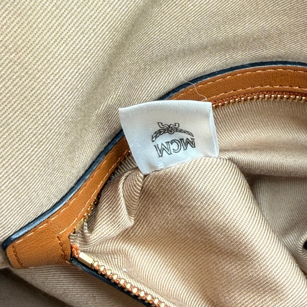 MCM Schultertasche Klara Hobo medium visetos braun