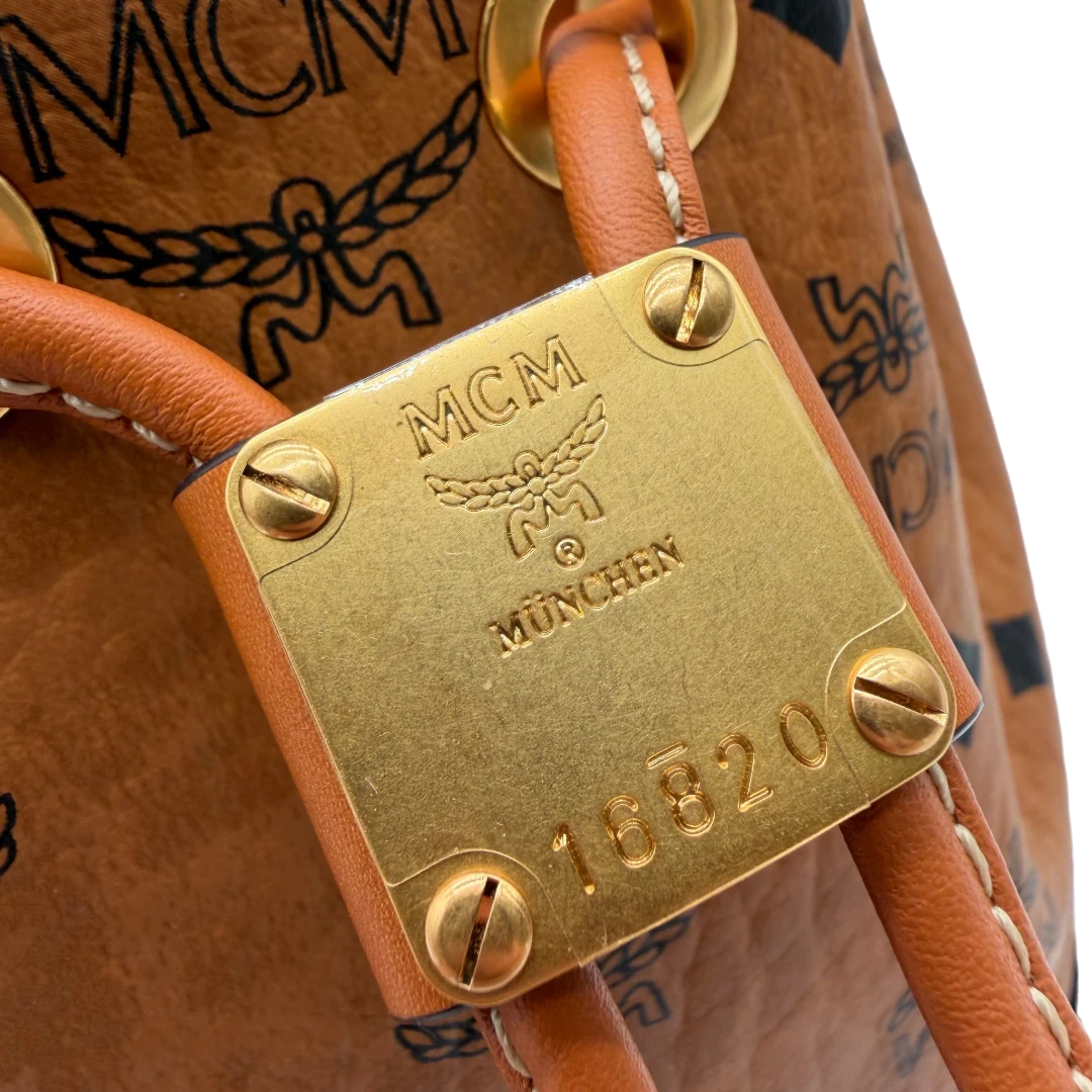 MCM Schultertasche Soft Berlin Bucket small