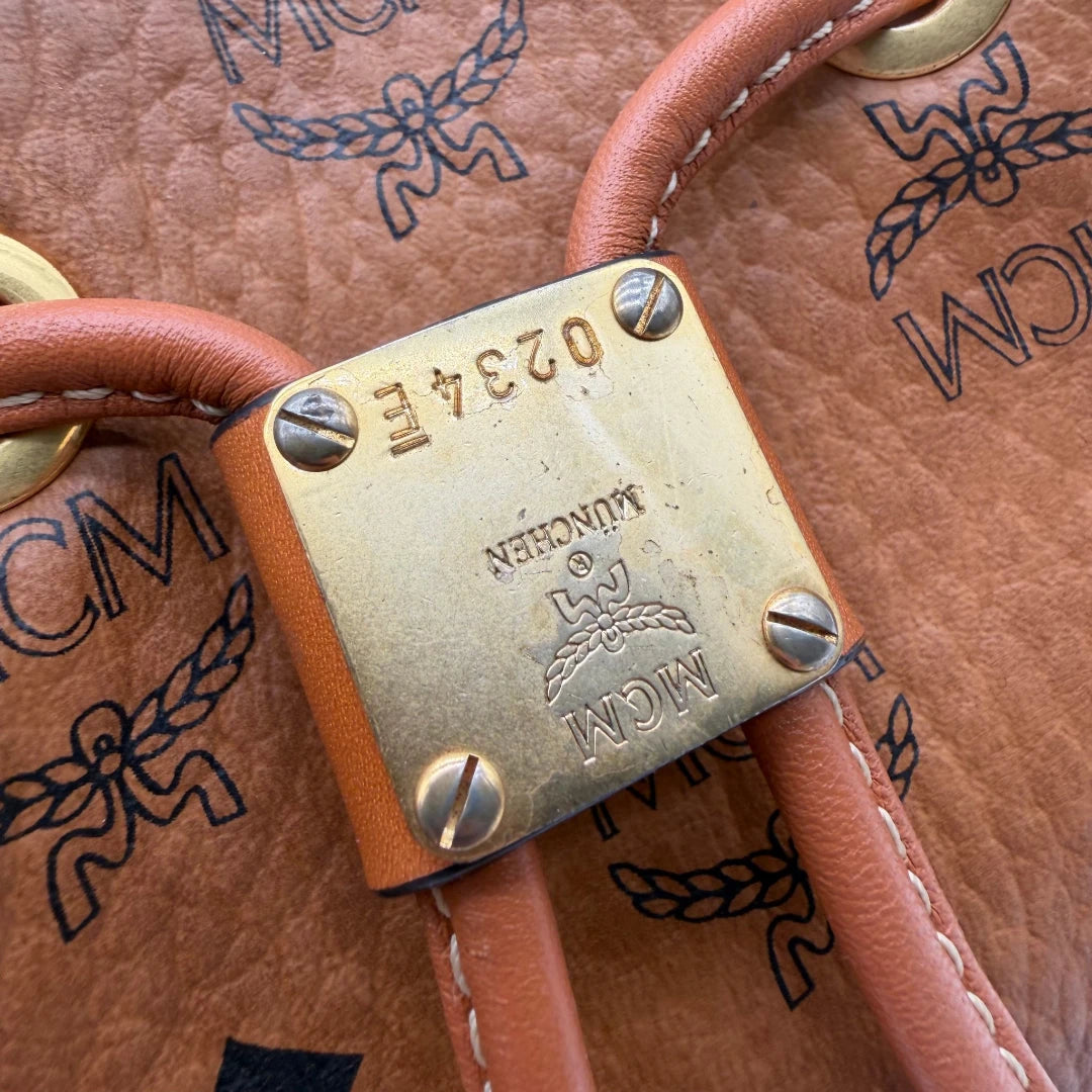 MCM Schultertasche Soft Berlin Bucket