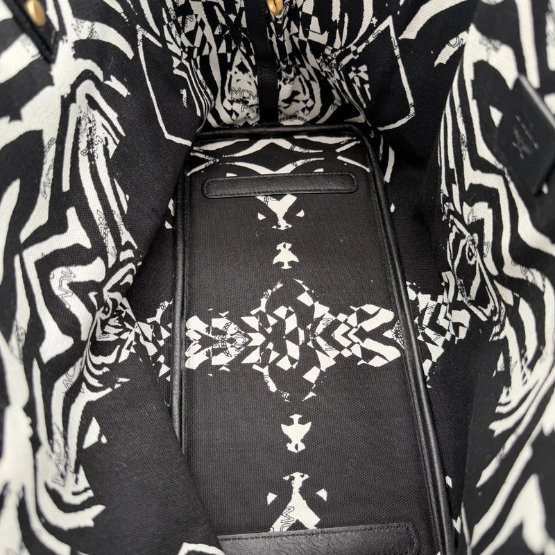 MCM Shopper Liz mit Pochette