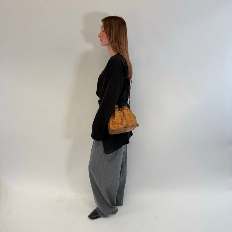 MCM Umhängetasche Beuteltasche small