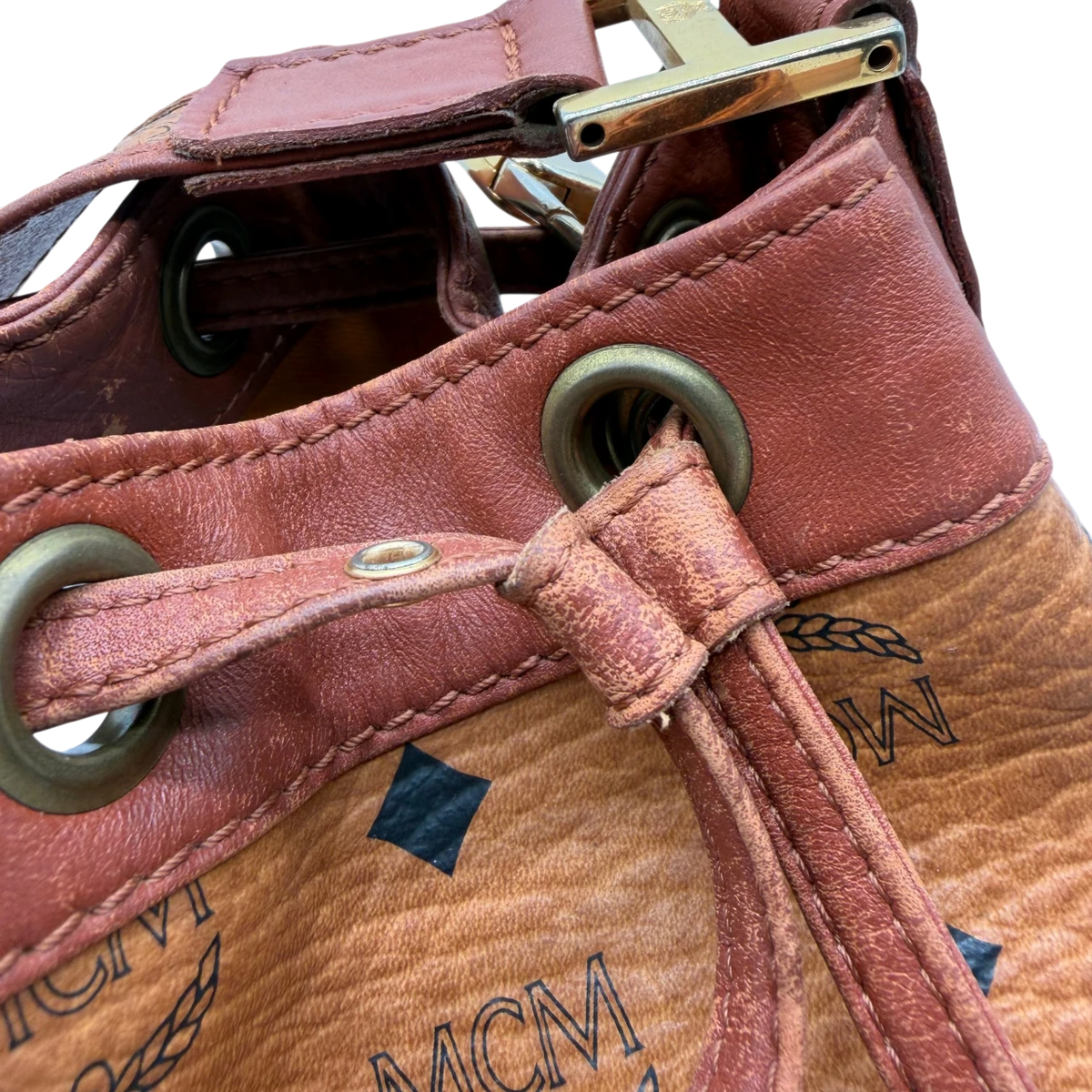 MCM Umhängetasche Bucket visetos braun
